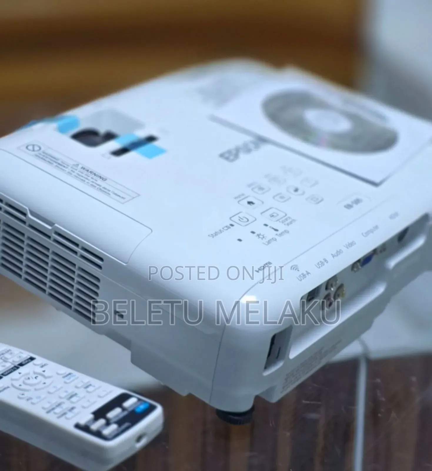 Epson Projector With Bag,Remote and Manual