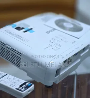 Epson Projector With Bag,Remote and Manual