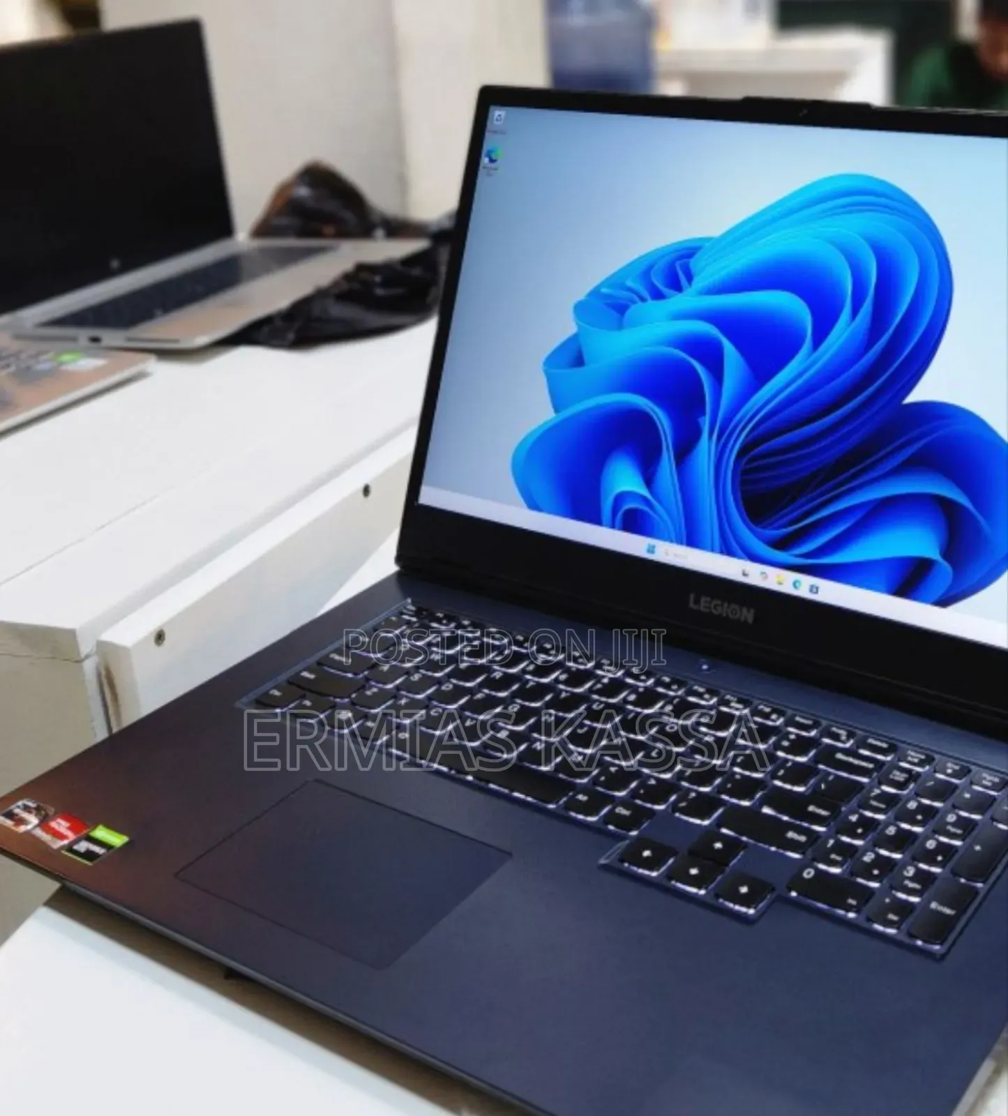 New Laptop Lenovo Legion 5 8GB AMD Ryzen 5 SSD 256GB