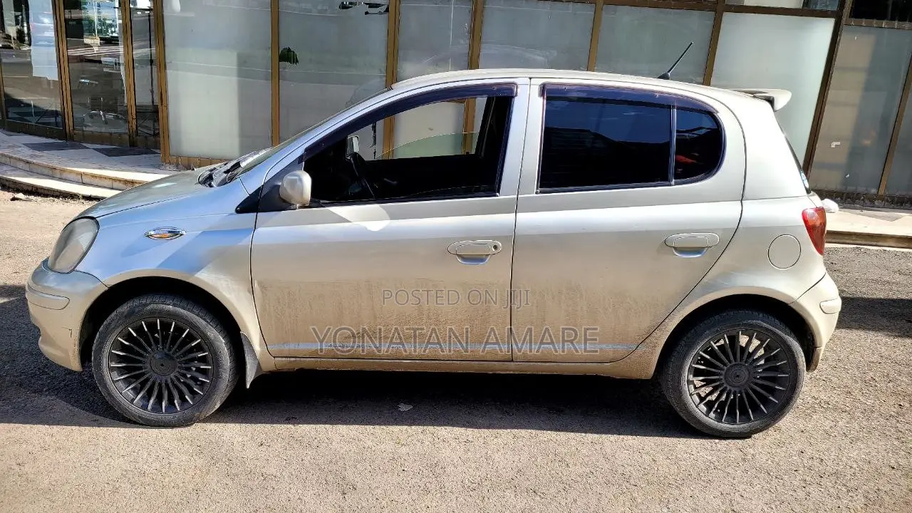 Toyota Vitz 1.0 FWD 5dr 2004 Gold