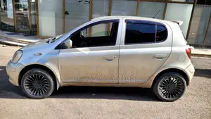 Toyota Vitz 1.0 FWD 5dr 2004 Gold