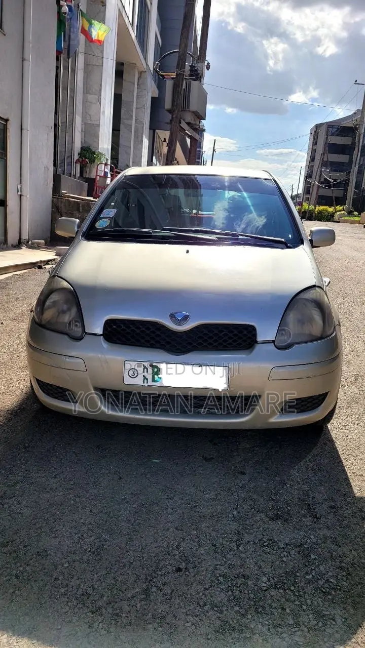 Toyota Vitz 1.0 FWD 5dr 2004 Gold