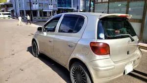 Toyota Vitz 1.0 FWD 5dr 2004 Gold