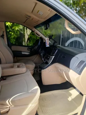 Photo - Hyundai Starex 2021 Gray