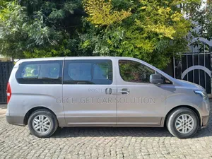 Hyundai Starex 2021 Gray