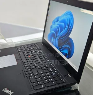 New Laptop Lenovo 8GB Intel Core I7 SSD 512GB