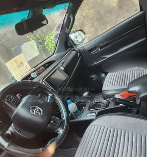 Toyota Hilux 2018 Brown