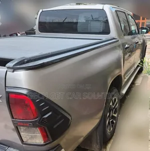 Toyota Hilux 2018 Brown