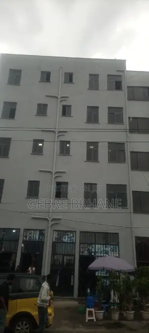 3bdrm Apartment in Apartment, Yeka for rent