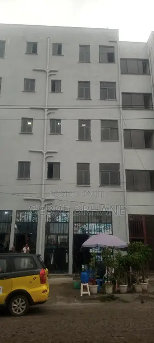 3bdrm Apartment in Apartment, Yeka for rent