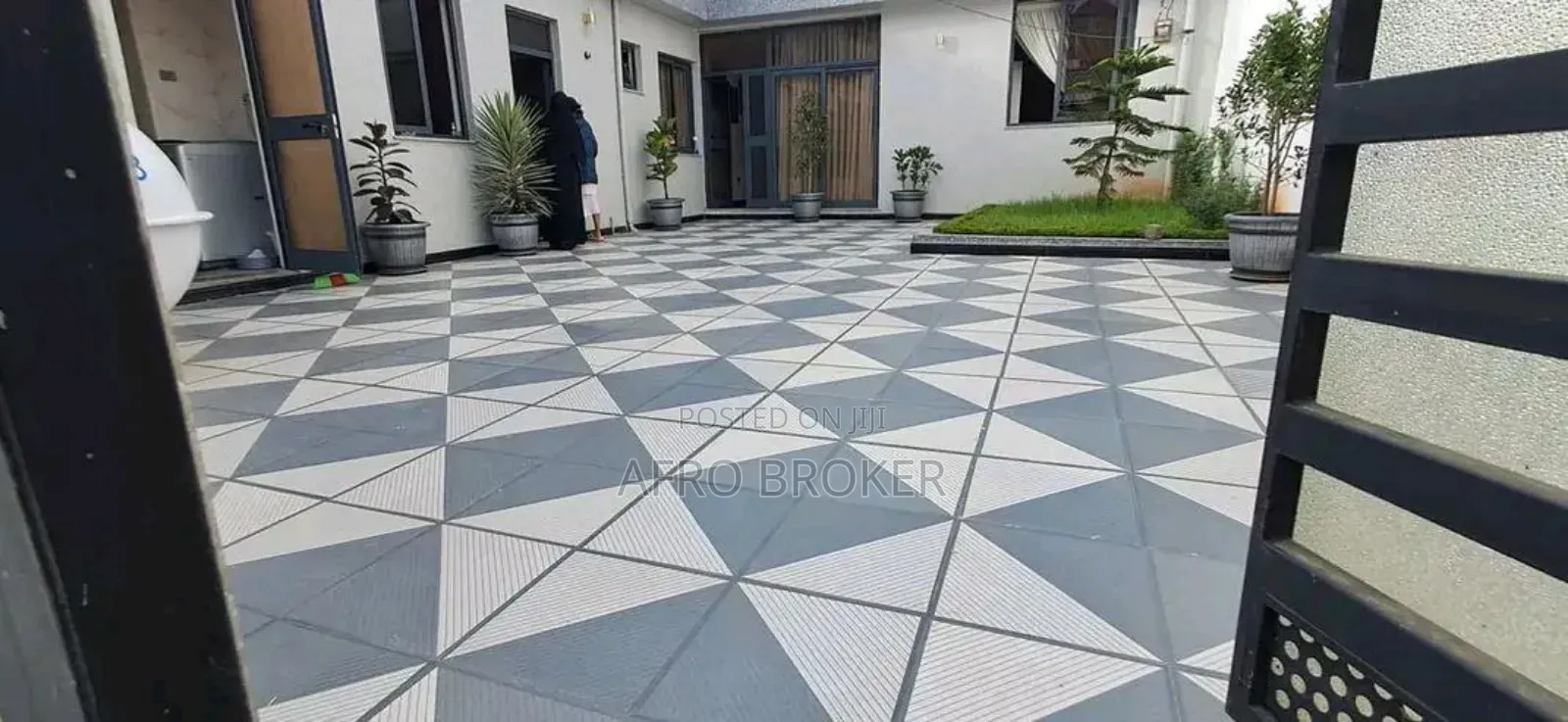 Furnished 5bdrm House in Jemo Anbesa Garaj, Nifas Silk-Lafto for sale