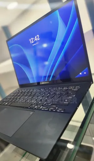 New Laptop Asus ZenBook UX430UQ 16GB Intel Core I7 SSD 512GB