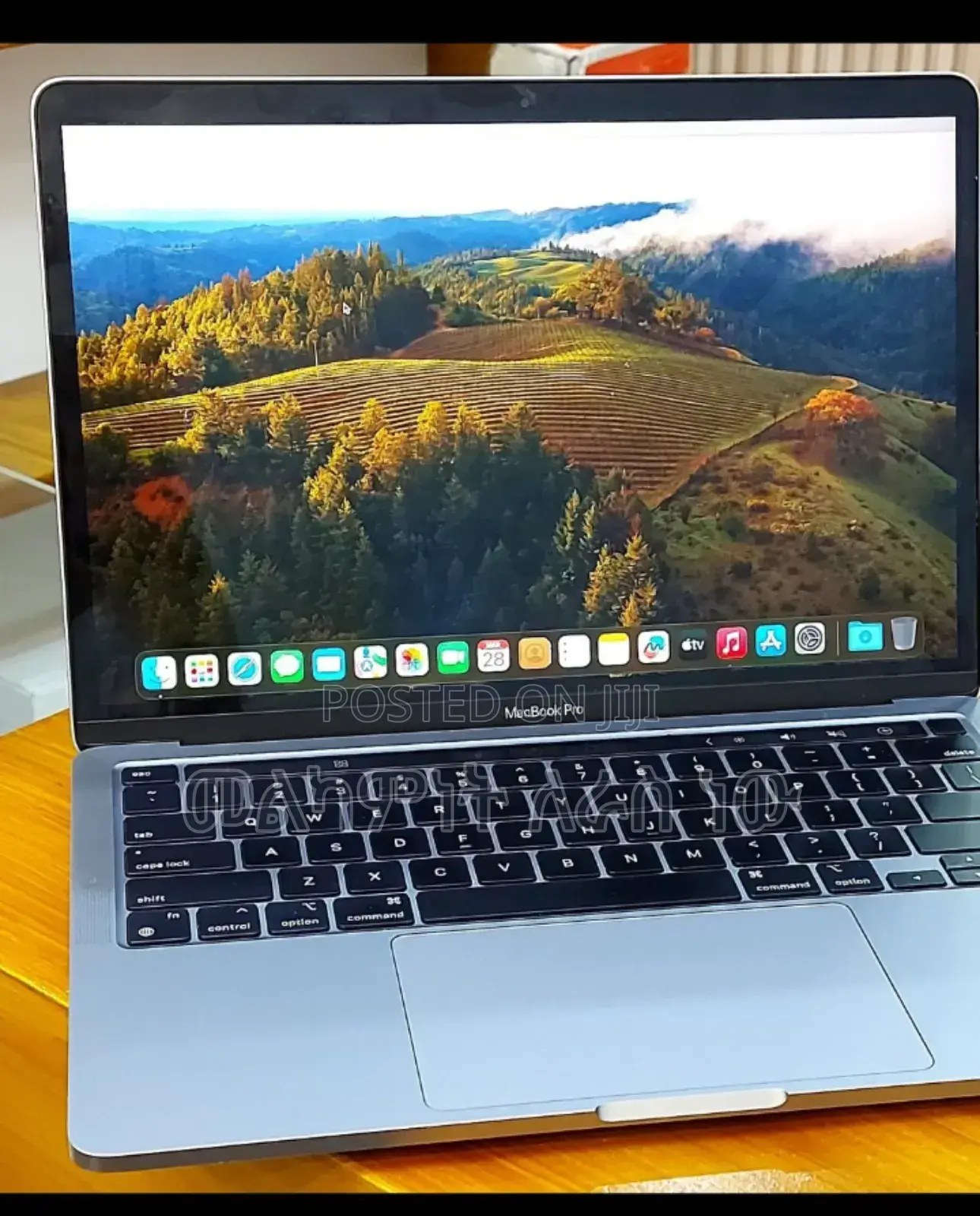 New Laptop Apple MacBook Pro 2022 M2 8GB Apple M2 SSD 256GB