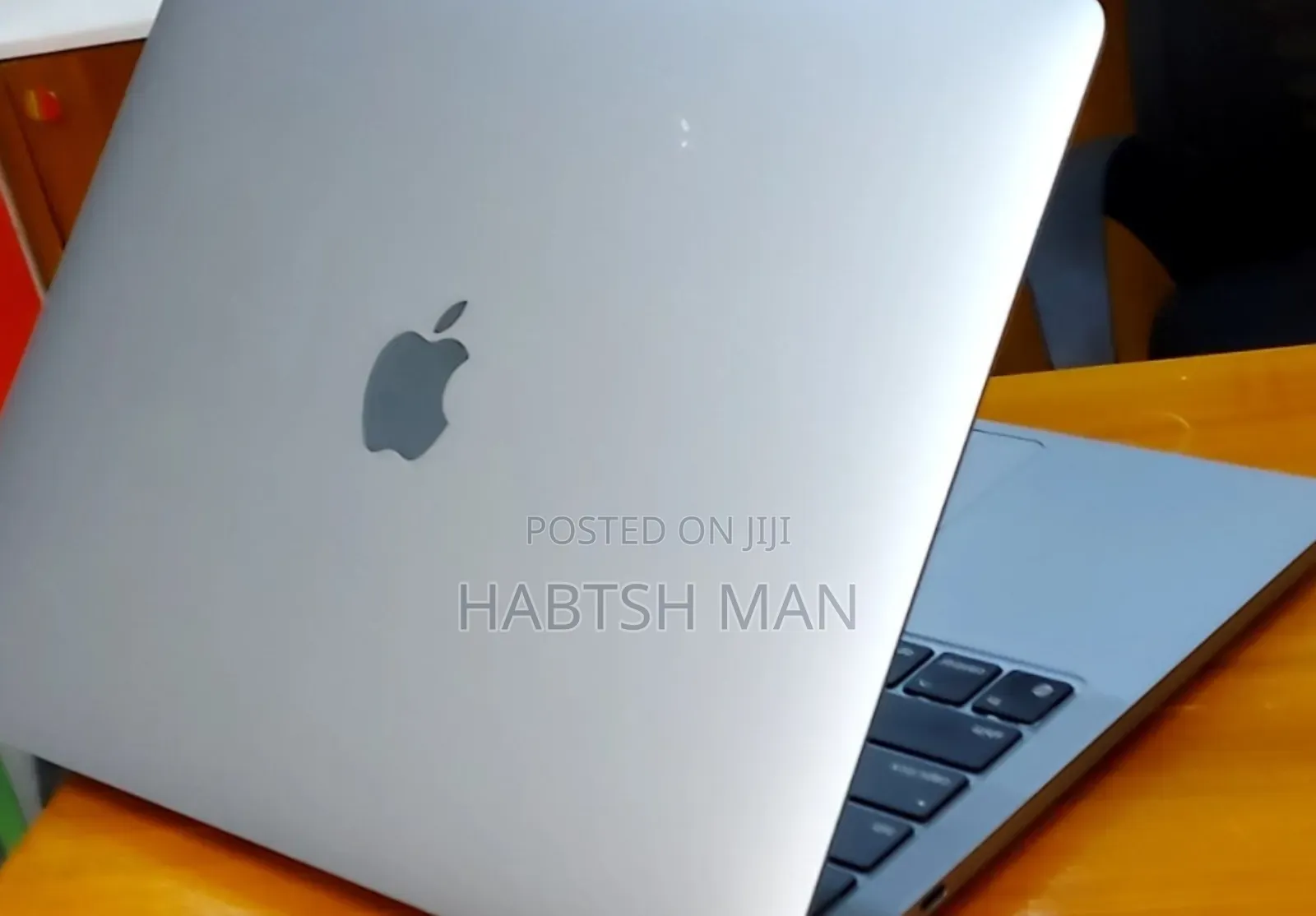 New Laptop Apple MacBook Pro 2023 M2 8GB Apple M2 SSD 256GB