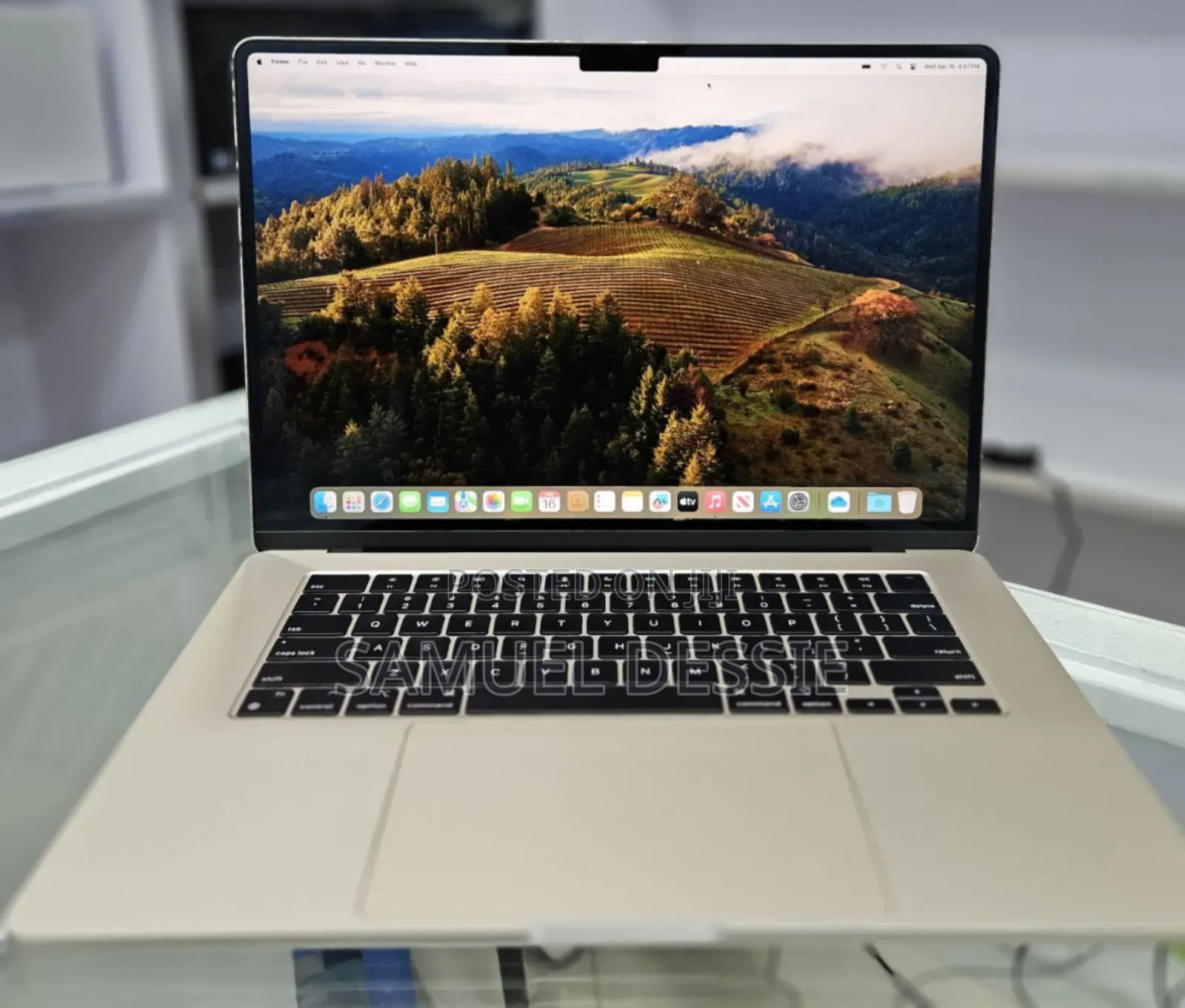 New Laptop Apple MacBook Air 2024 M3 15-Inch 8GB Apple M3 SSD 256GB