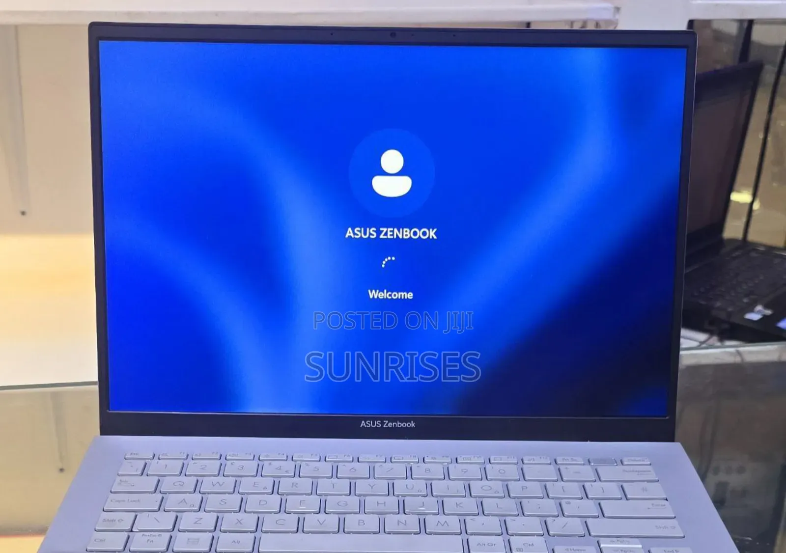 New Laptop Asus Zenbook Flip 13 UX363 16GB Intel Core I7 SSD 1T