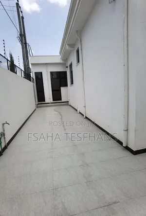 5bdrm Villa in House, Bole for rent