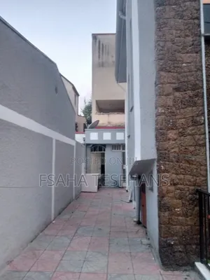 Furnished 5bdrm House in House G+2, Bole for rent