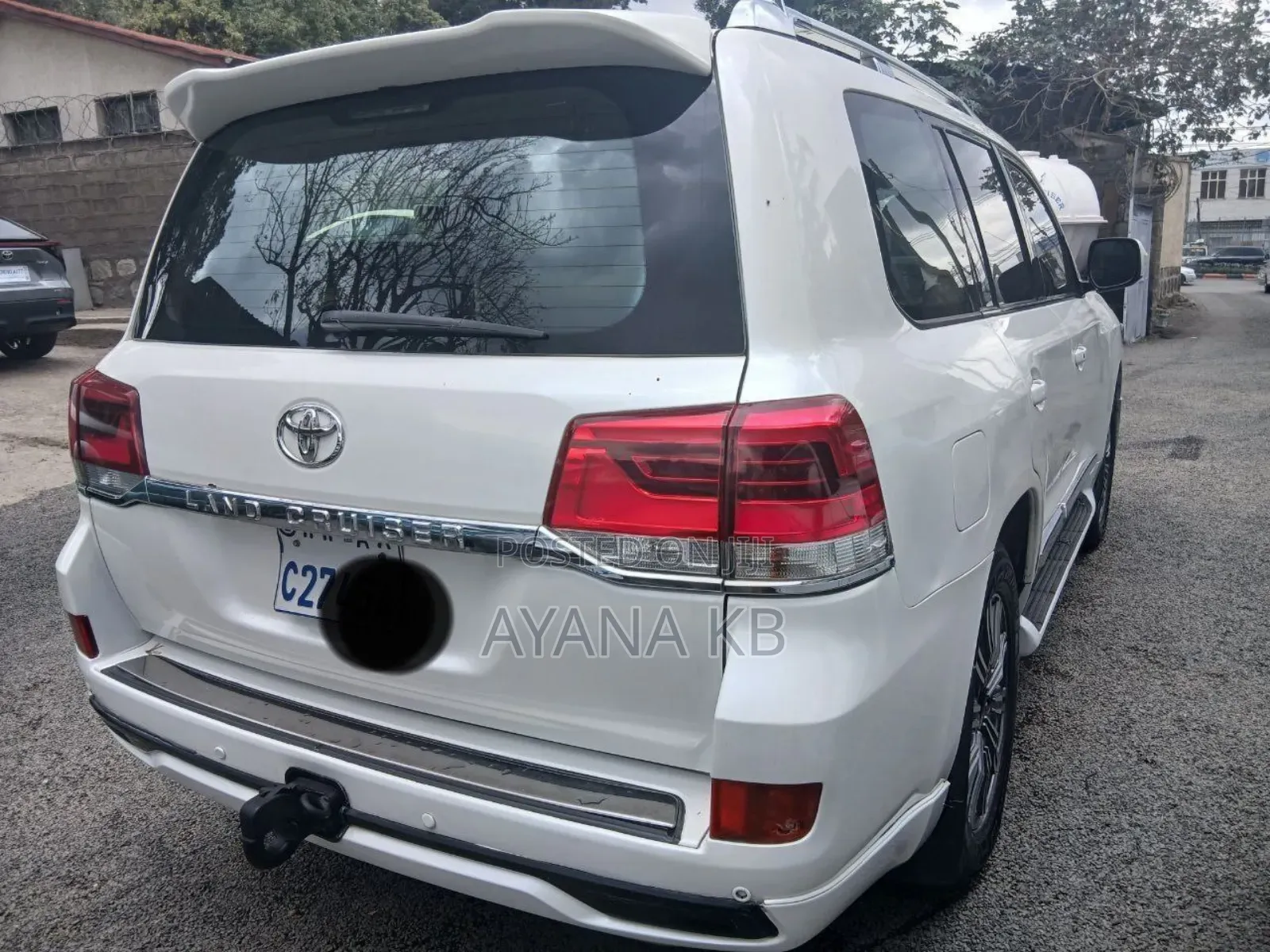 Toyota Land Cruiser 2012 White