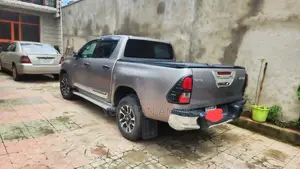 Toyota Hilux 2020 Gold