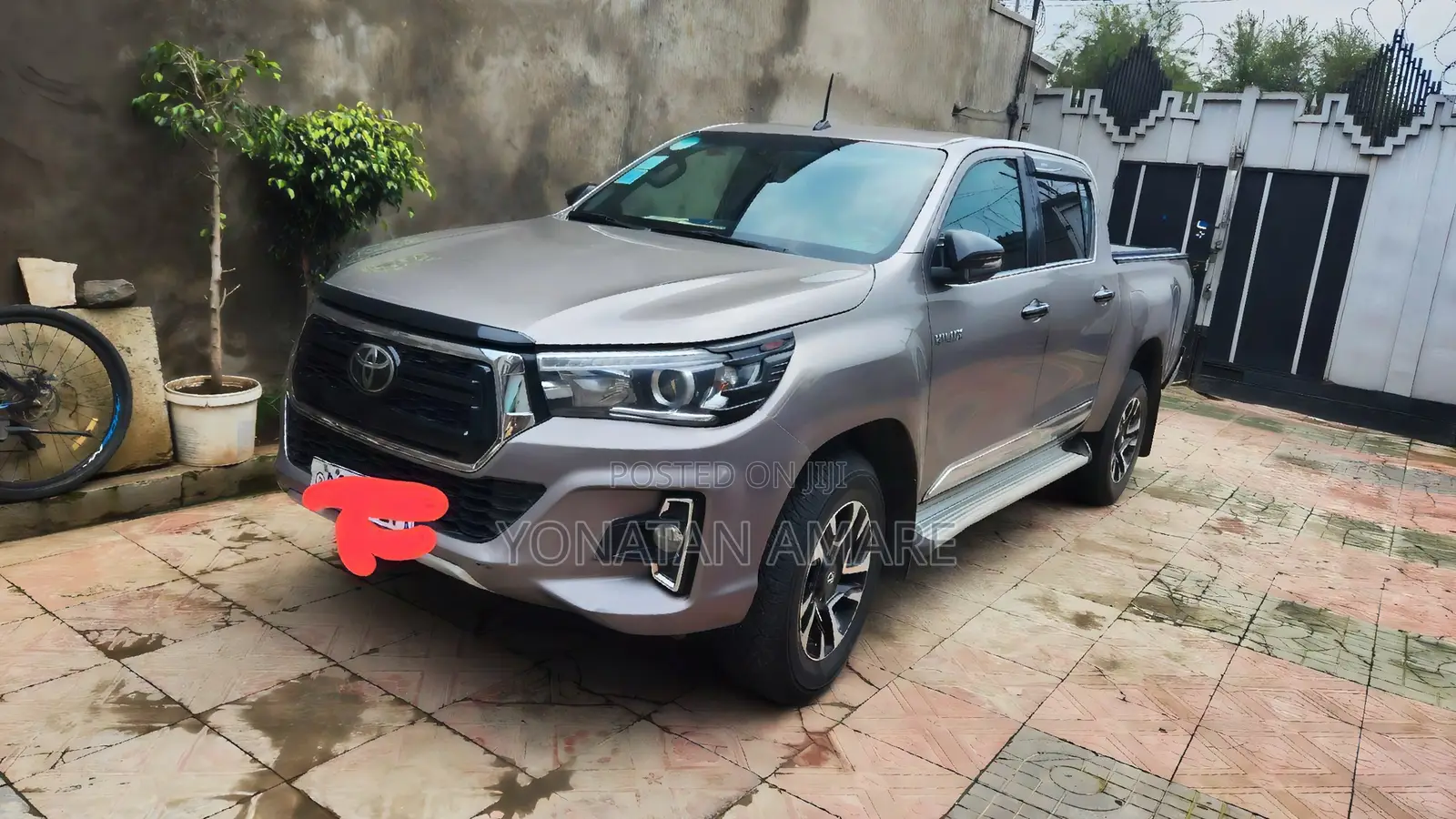 Toyota Hilux 2020 Gold