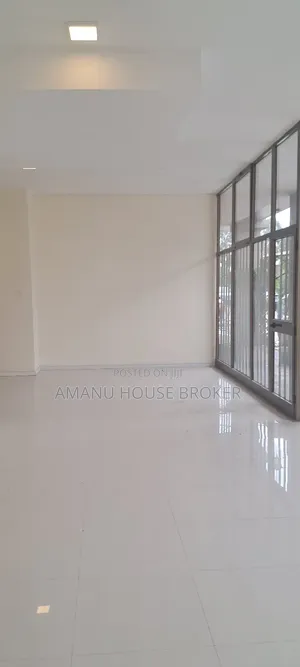 Photo - አስቸኳይ የሚሸጥ ለሱፐር ማርኬት እና ለቢሮ የሚሆን 102sqm ወሎ ሰፈር