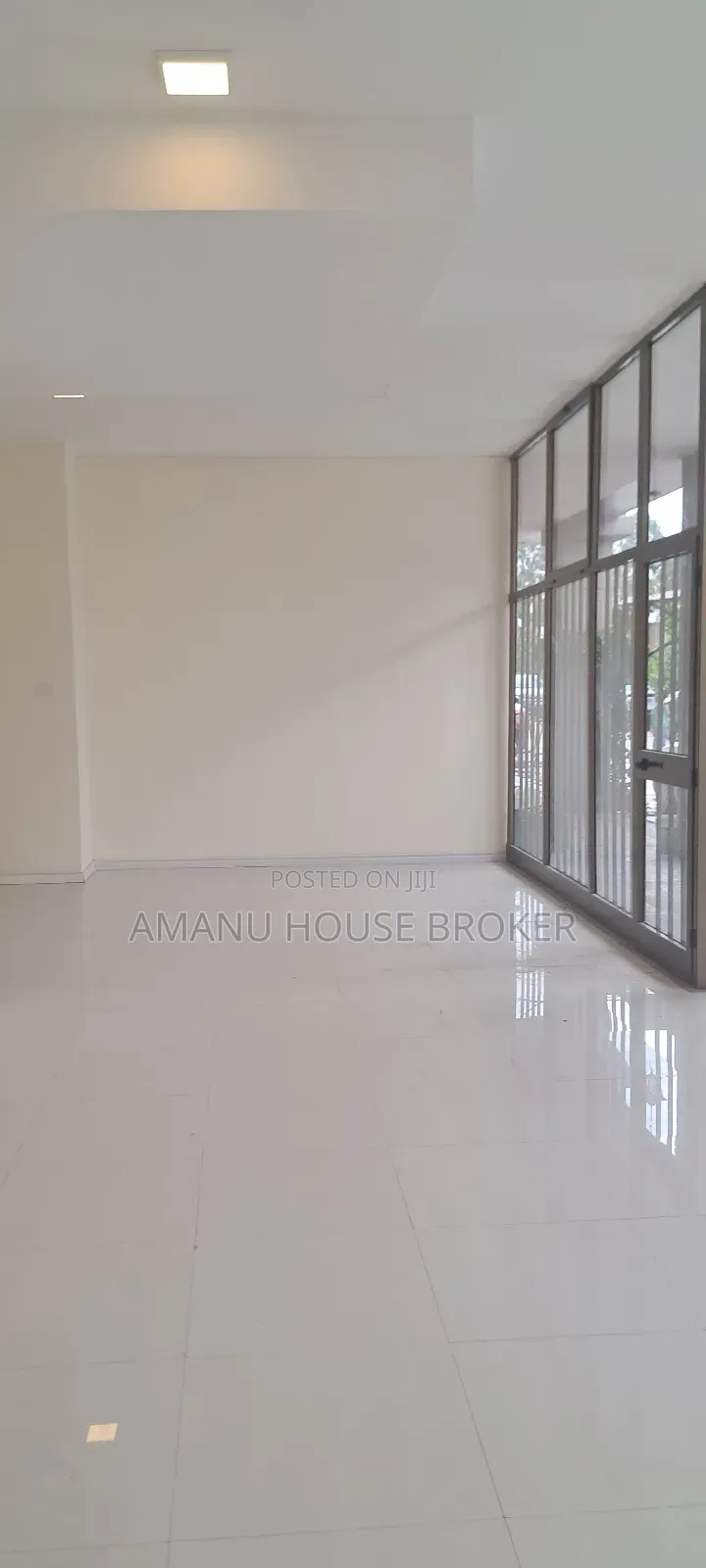 አስቸኳይ የሚሸጥ ለሱፐር ማርኬት እና ለቢሮ የሚሆን 102sqm ወሎ ሰፈር