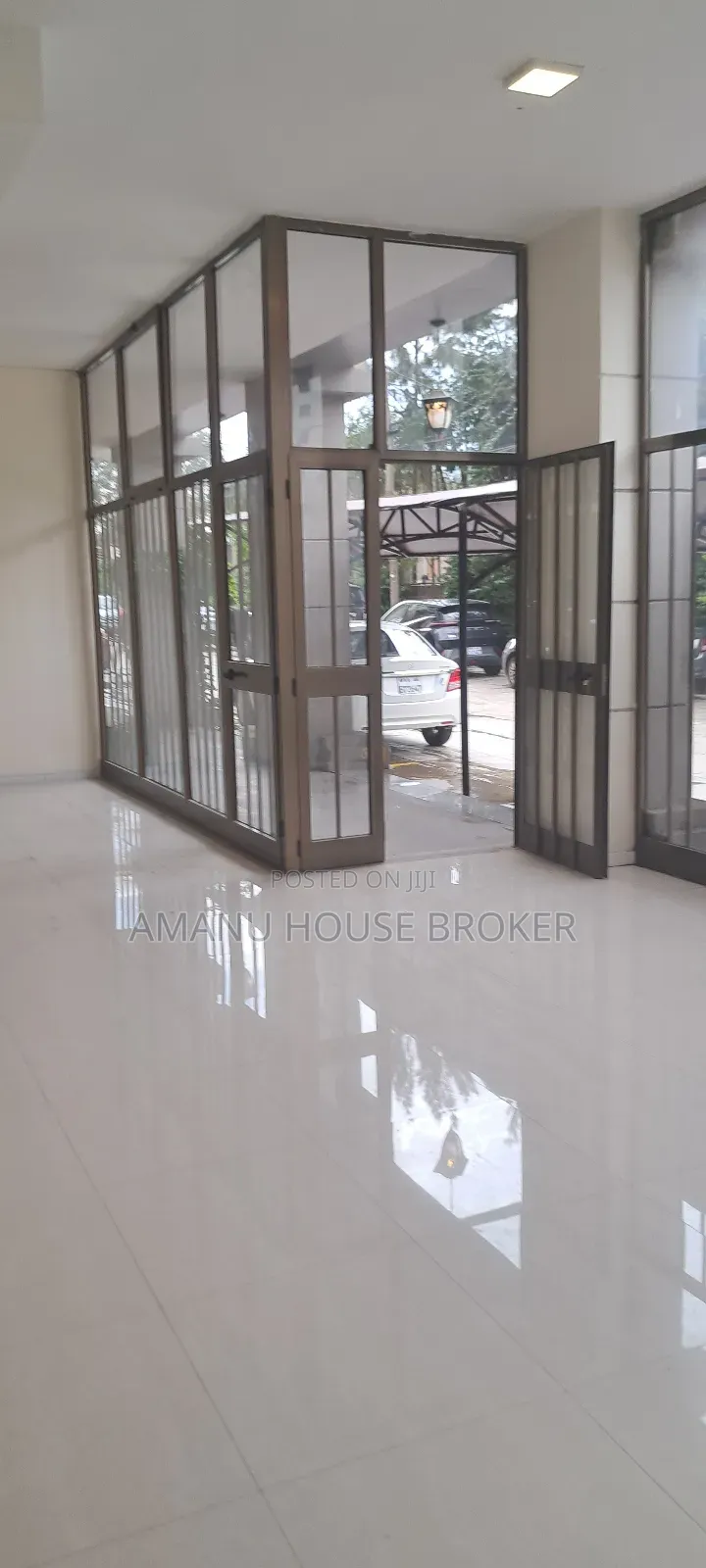 አስቸኳይ የሚሸጥ ለሱፐር ማርኬት እና ለቢሮ የሚሆን 102sqm ወሎ ሰፈር