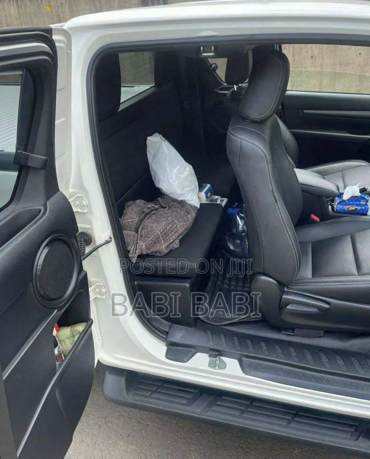 Toyota Hilux 2022 White