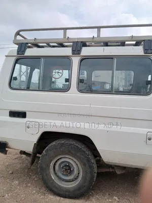 Toyota Land Cruiser 2006 White
