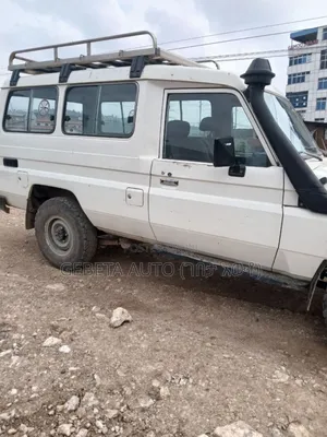 Toyota Land Cruiser 2006 White