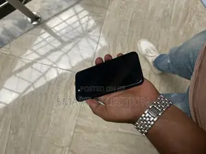 Photo - Apple iPhone 7 32 GB Black