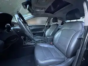 Hyundai Avante 2017 Black