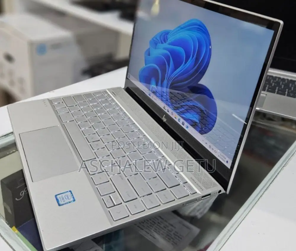 New Laptop HP Envy X360 8GB Intel Core I5 SSD 256GB