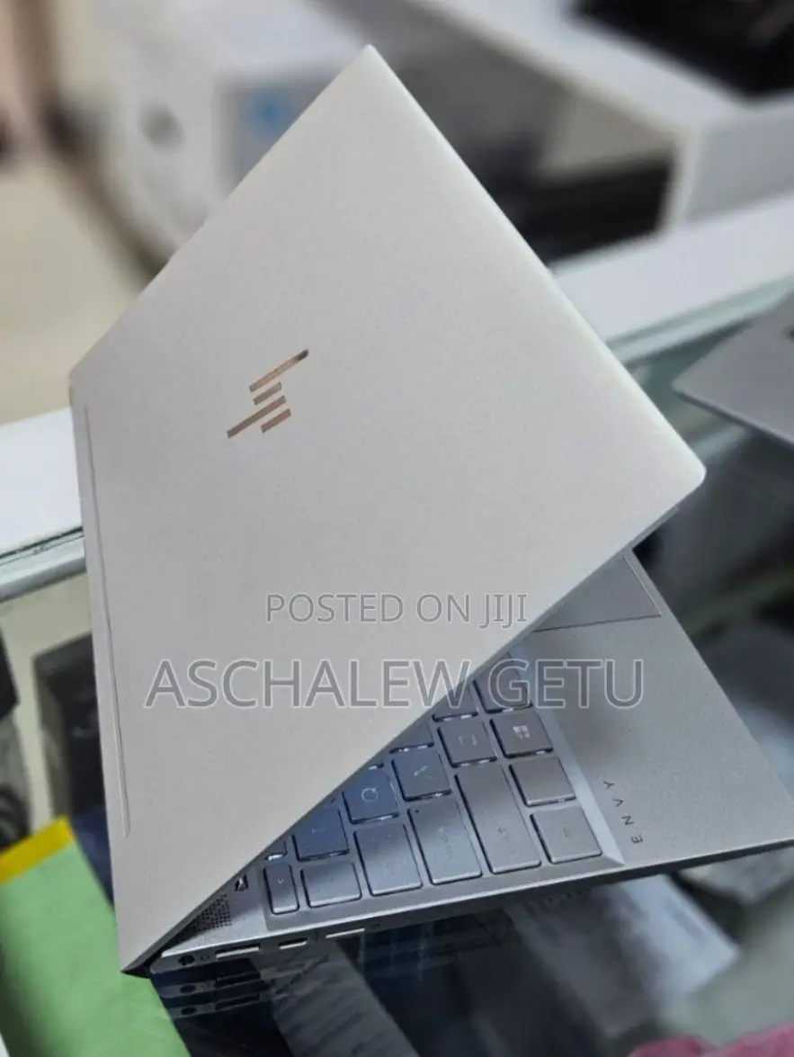 New Laptop HP Envy X360 8GB Intel Core I5 SSD 256GB