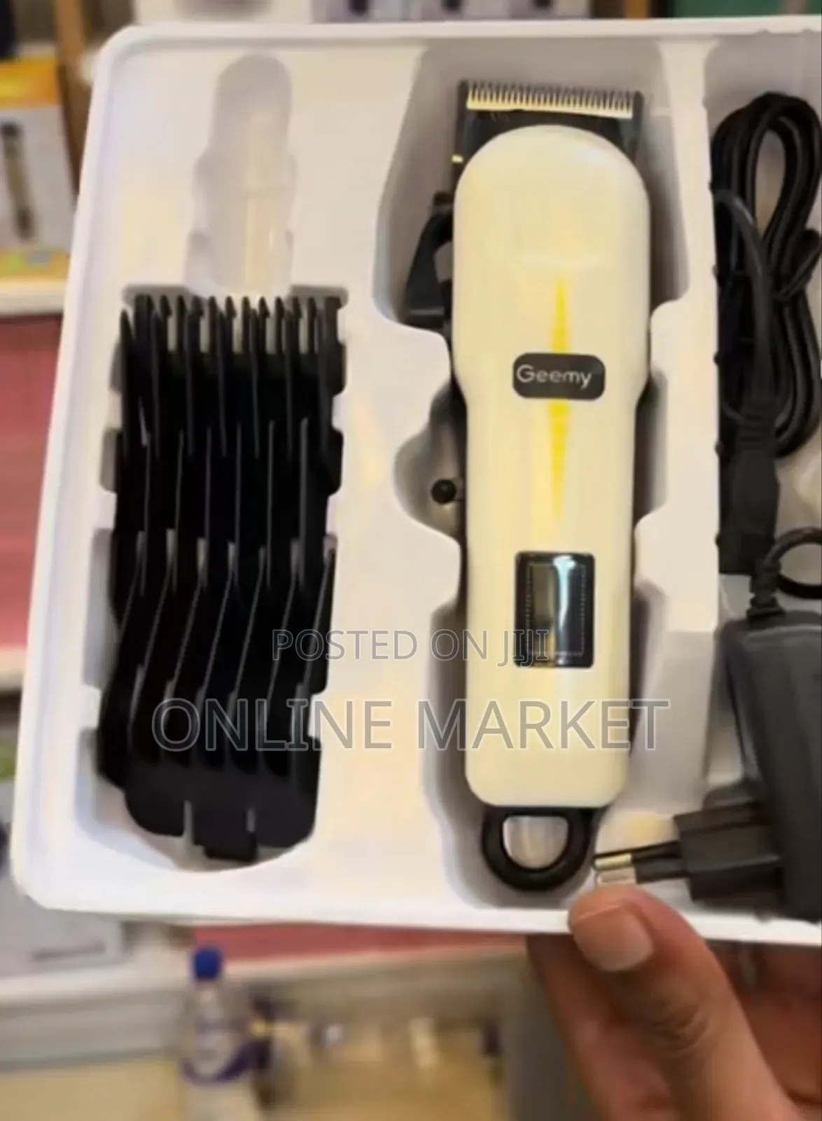 የፀጉር መቁረጫ/መብራት ጠፋ አልጠፋ ብሎ መጨነቅ ቀረ