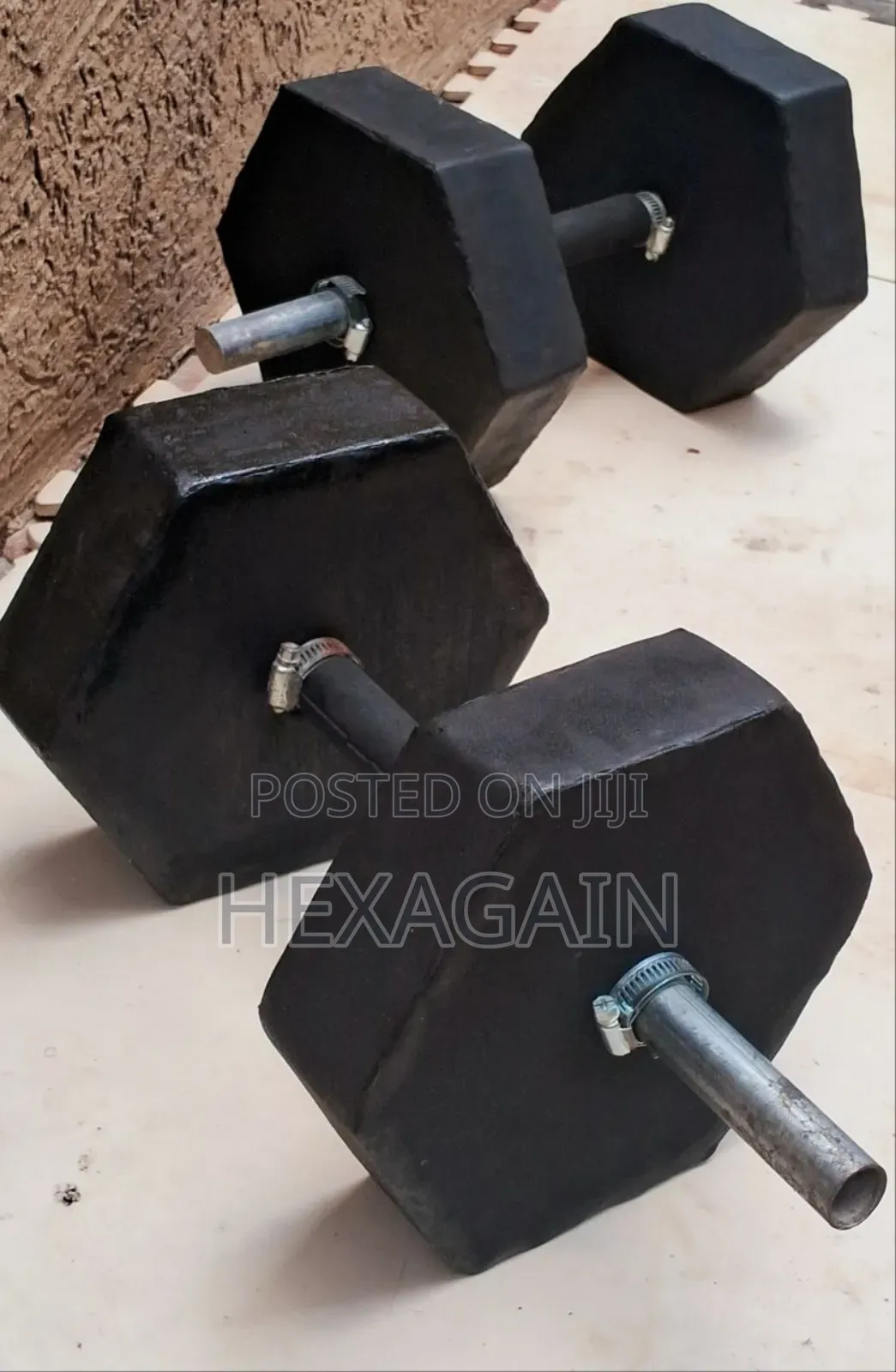 ለዳምቤልና ባርቤል የሚሆኑ ስድስት ጎን ያላቸው ባለ ጎማ ፕሌቶች