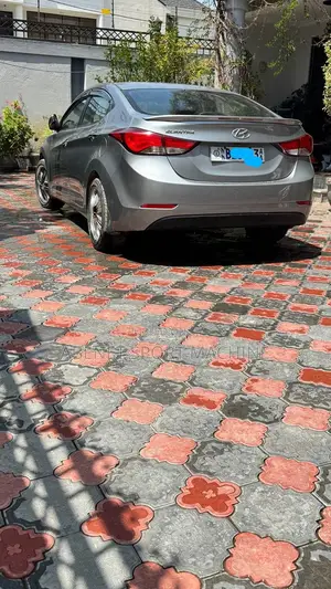 Hyundai Elantra SE 4dr Sedan (1.8L 4cyl 6M) 2015 Silver