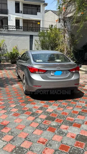 Hyundai Elantra SE 4dr Sedan (1.8L 4cyl 6M) 2015 Silver