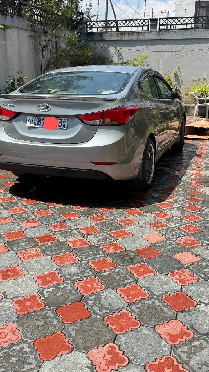 Hyundai Elantra SE 4dr Sedan (1.8L 4cyl 6M) 2015 Silver