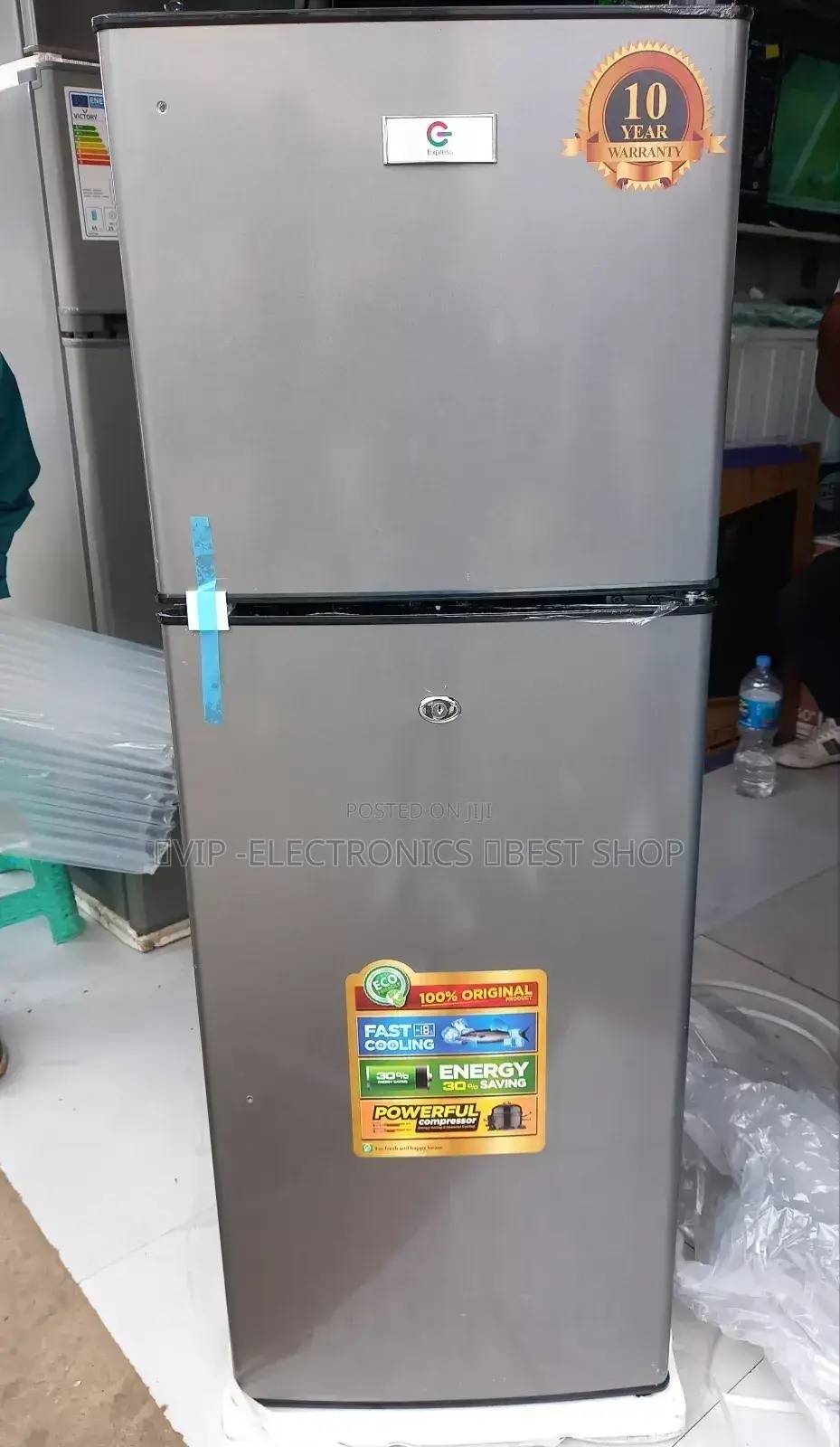 Social Refrigerator 250