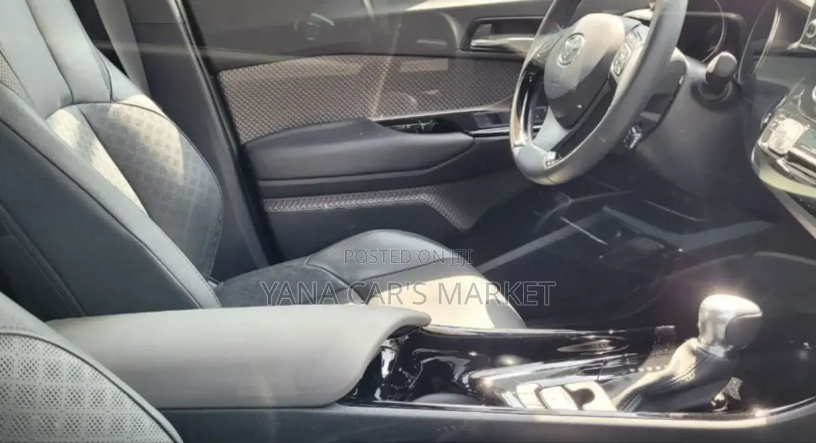 Toyota C-HR 2024 Gray