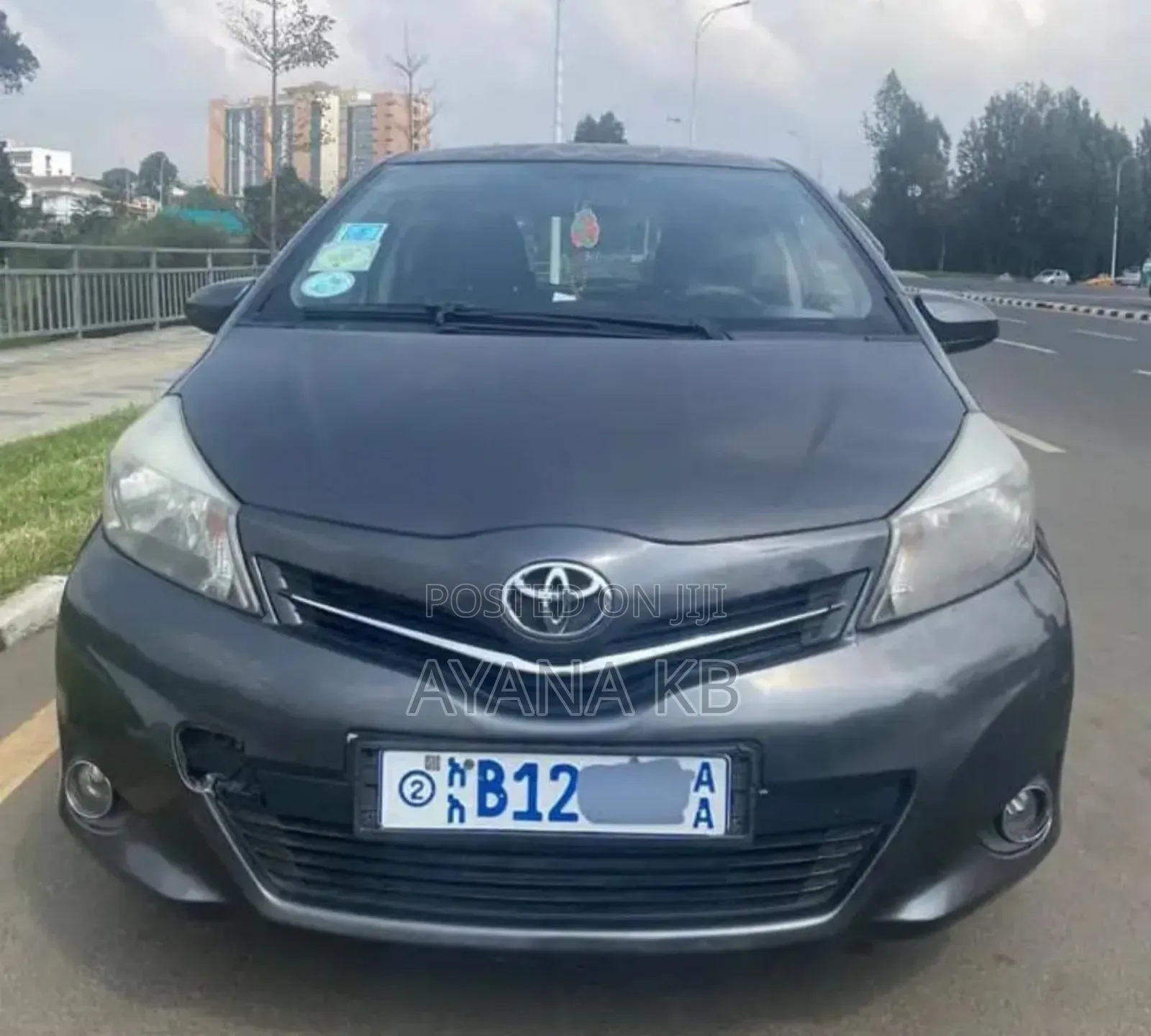 Toyota Yaris 2012 Silver