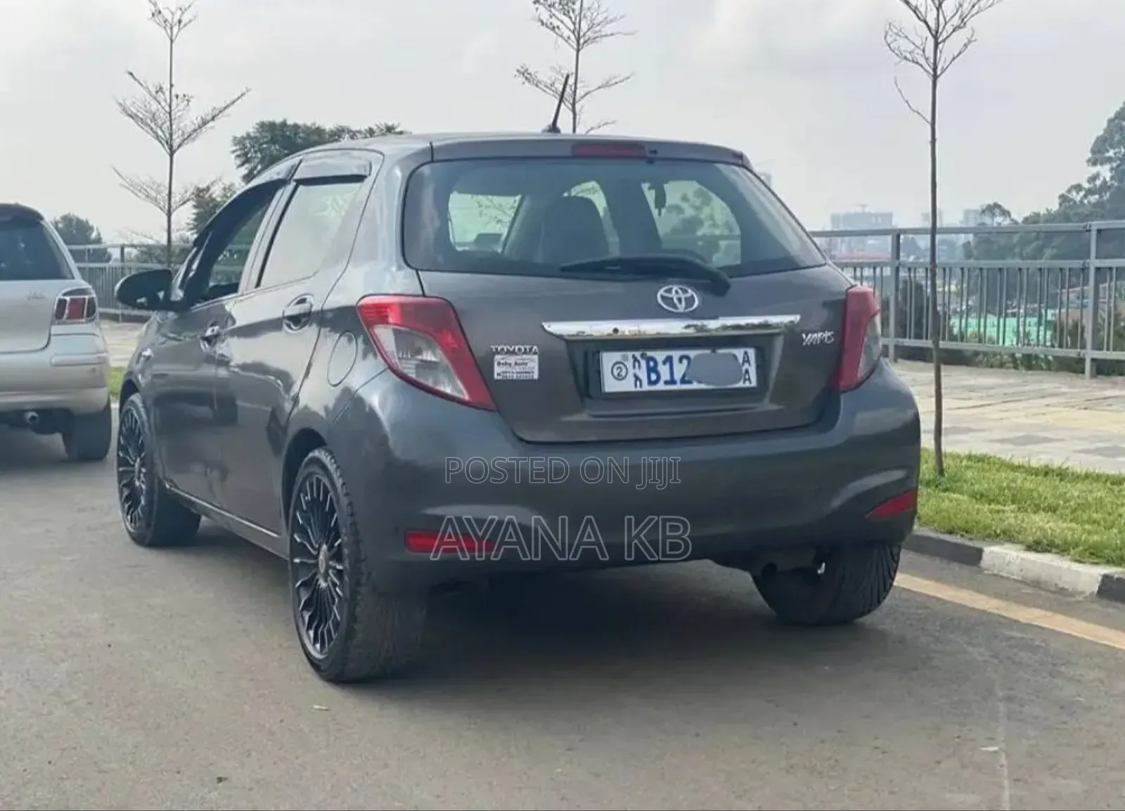 Toyota Yaris 2012 Silver