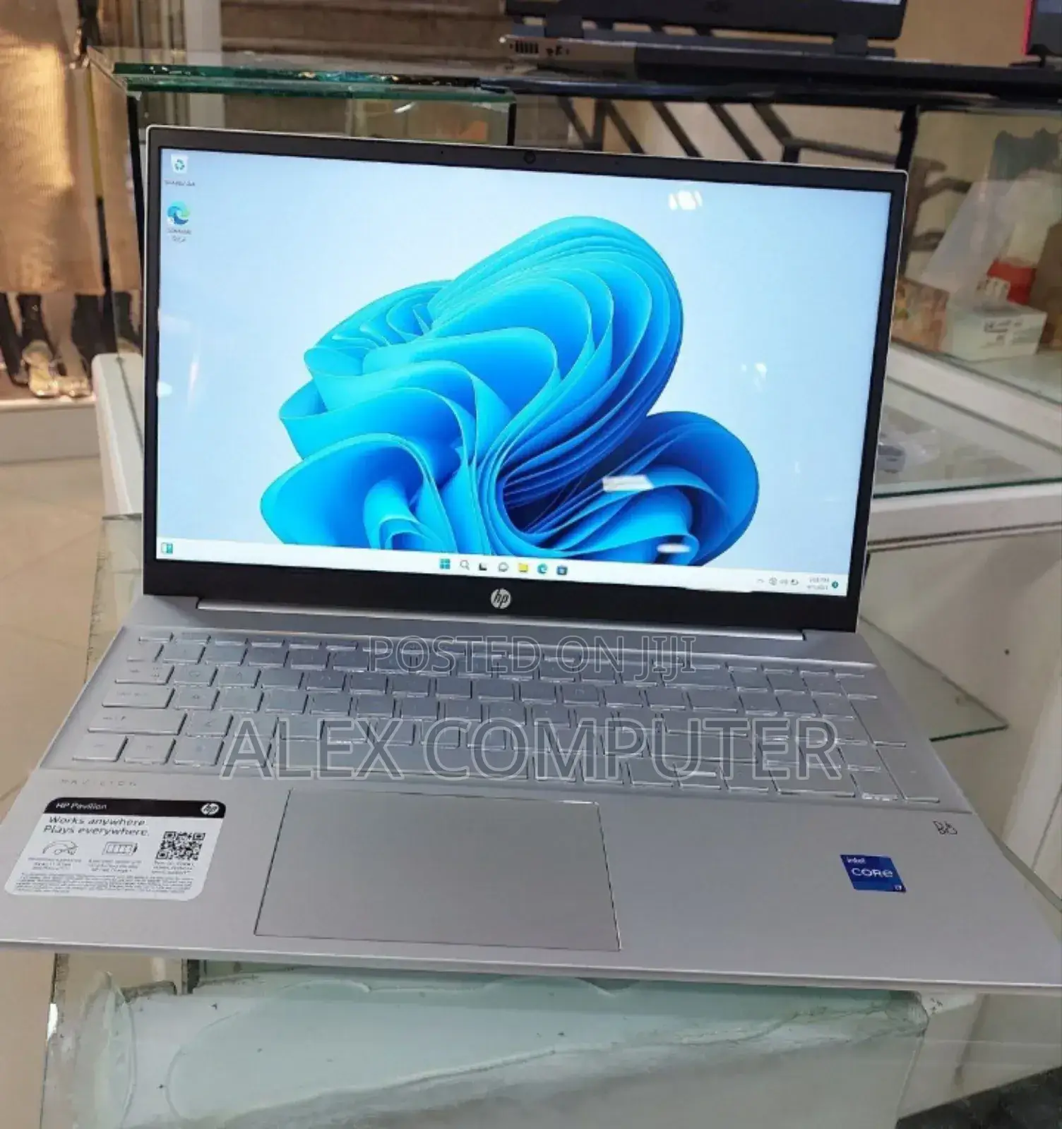 New Laptop HP Pavilion 15 8GB Intel Core I7 SSD 1T