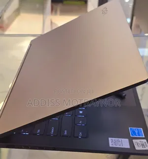 New Laptop Lenovo Yoga 7i 16GB Intel Core I7 SSD 512GB