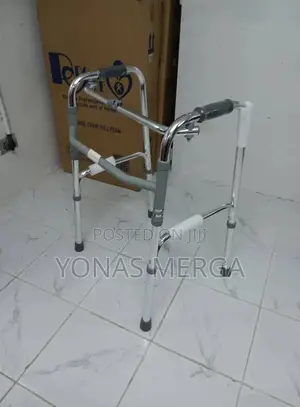 Walker፴凝wake0adult Walker Is Wheel Free. It Has 4rubber Caps