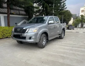 Toyota Hilux 2015 Silver