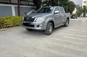 Toyota Hilux 2015 Silver