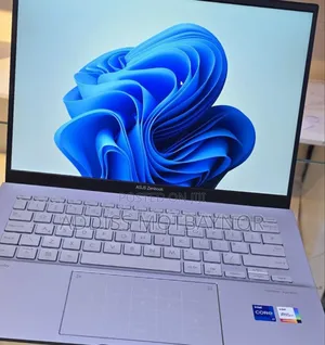 New Laptop Asus ZenBook 13 UX331UN 16GB Intel Core I7 SSD 1T